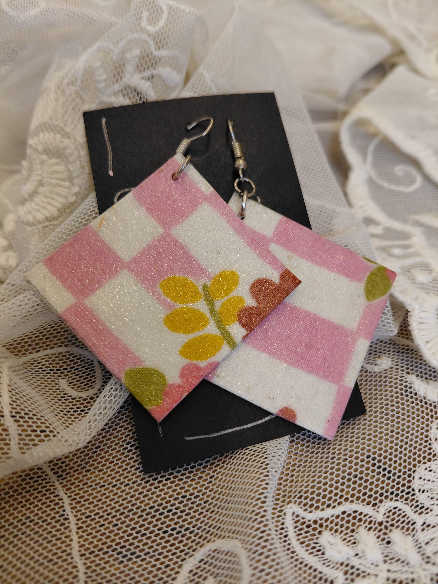 Orecchini in cartapesta