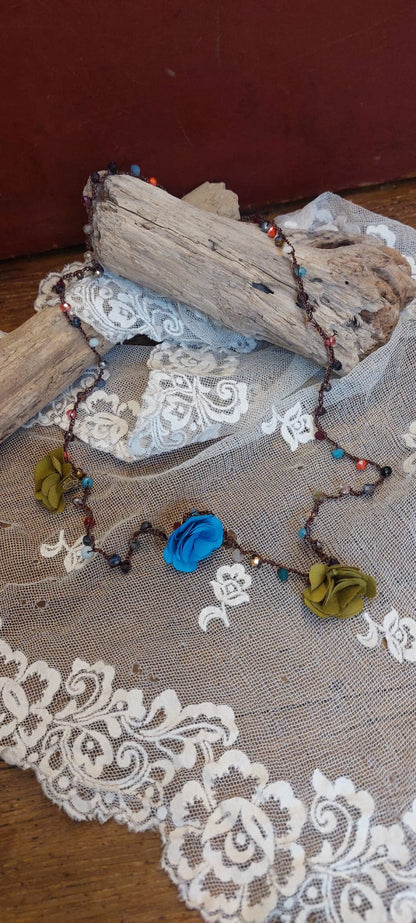 Collana con ciondolo fiore