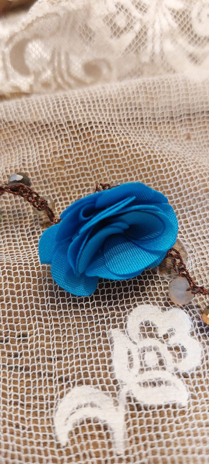 Collana con ciondolo fiore