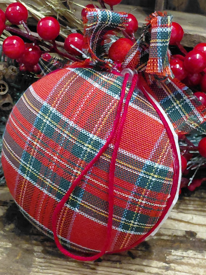 Palla di Natale ricamata