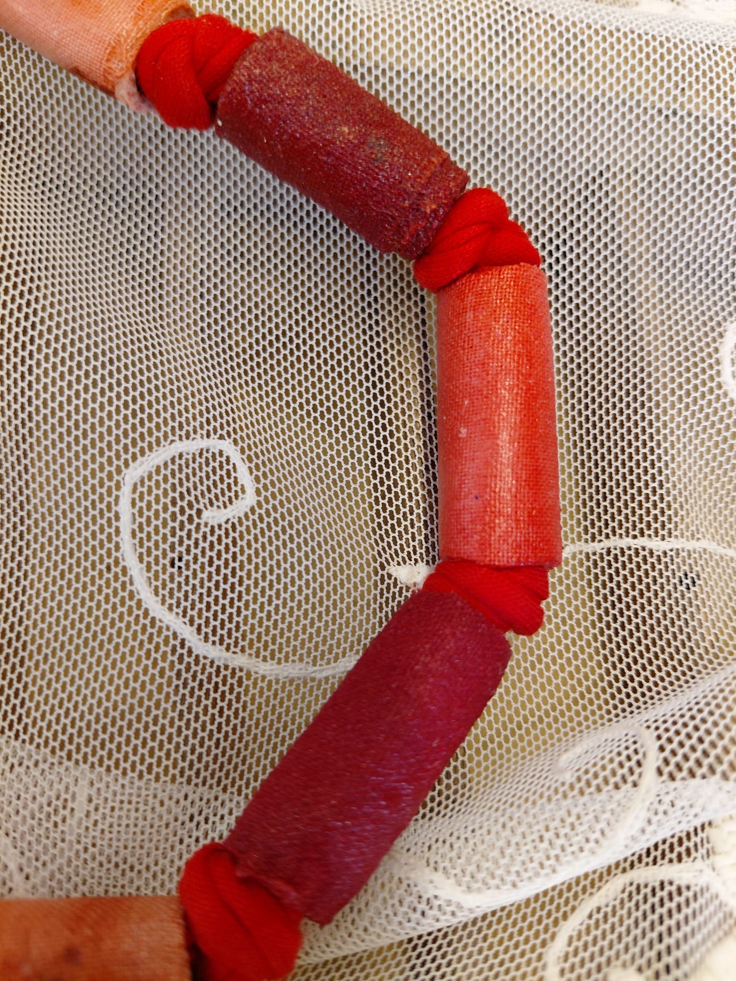 Collana in cartapesta