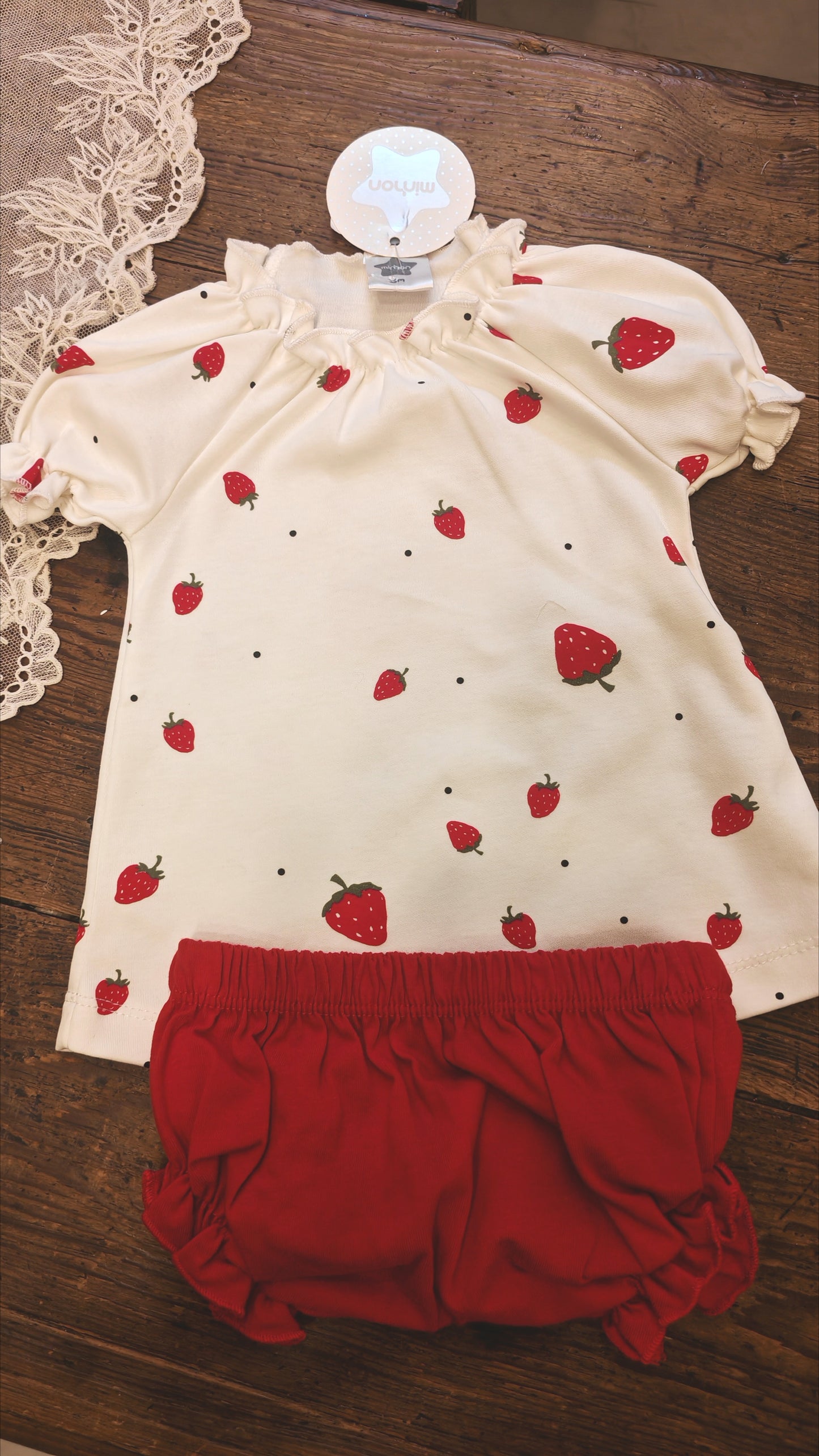 Set T-shirt e culotte Minhon