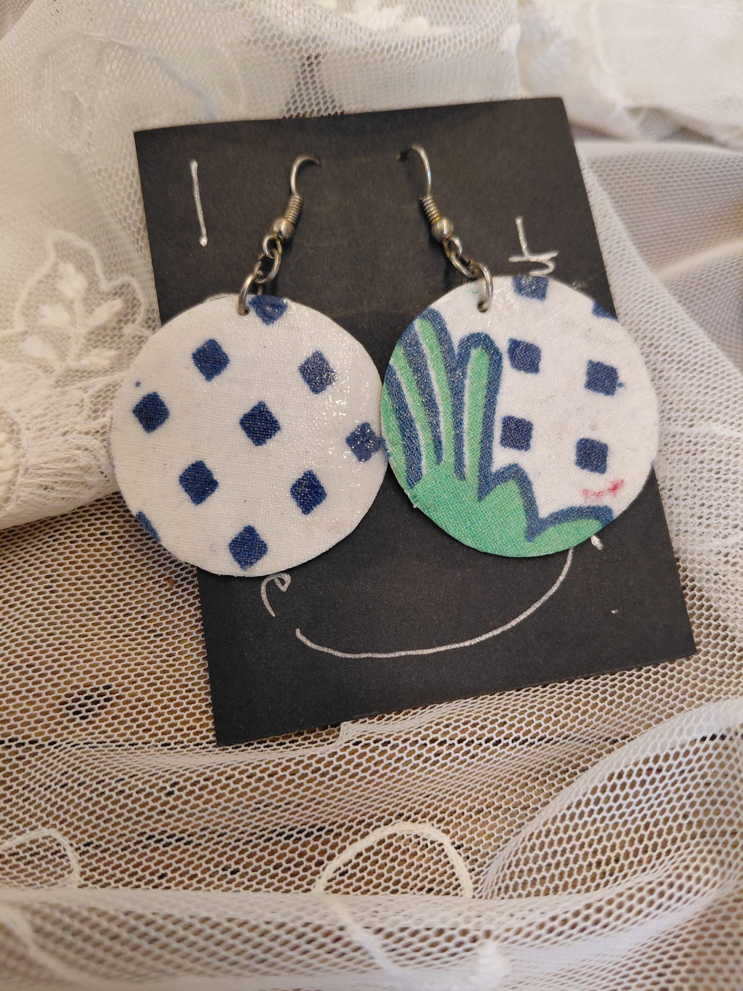 Orecchini in cartapesta